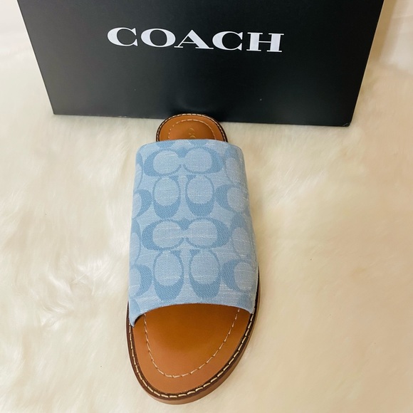 New in Box Coach Hazel Sandal in Signature Chambray - Picture 3 of 10